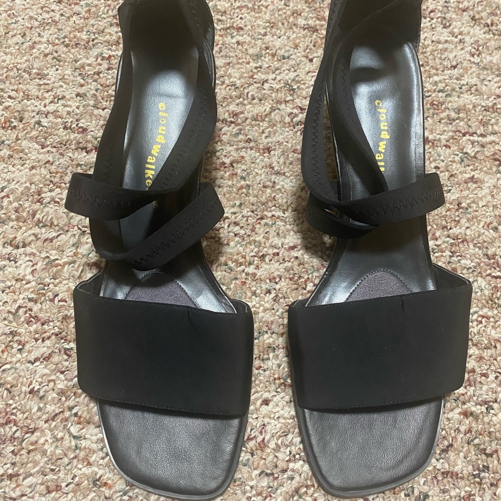 Woman’s size 12w black cloudwalkers heel. Brand new. No box.
